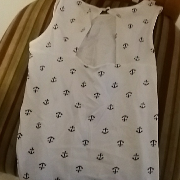 shirt - Picture 3 of 3